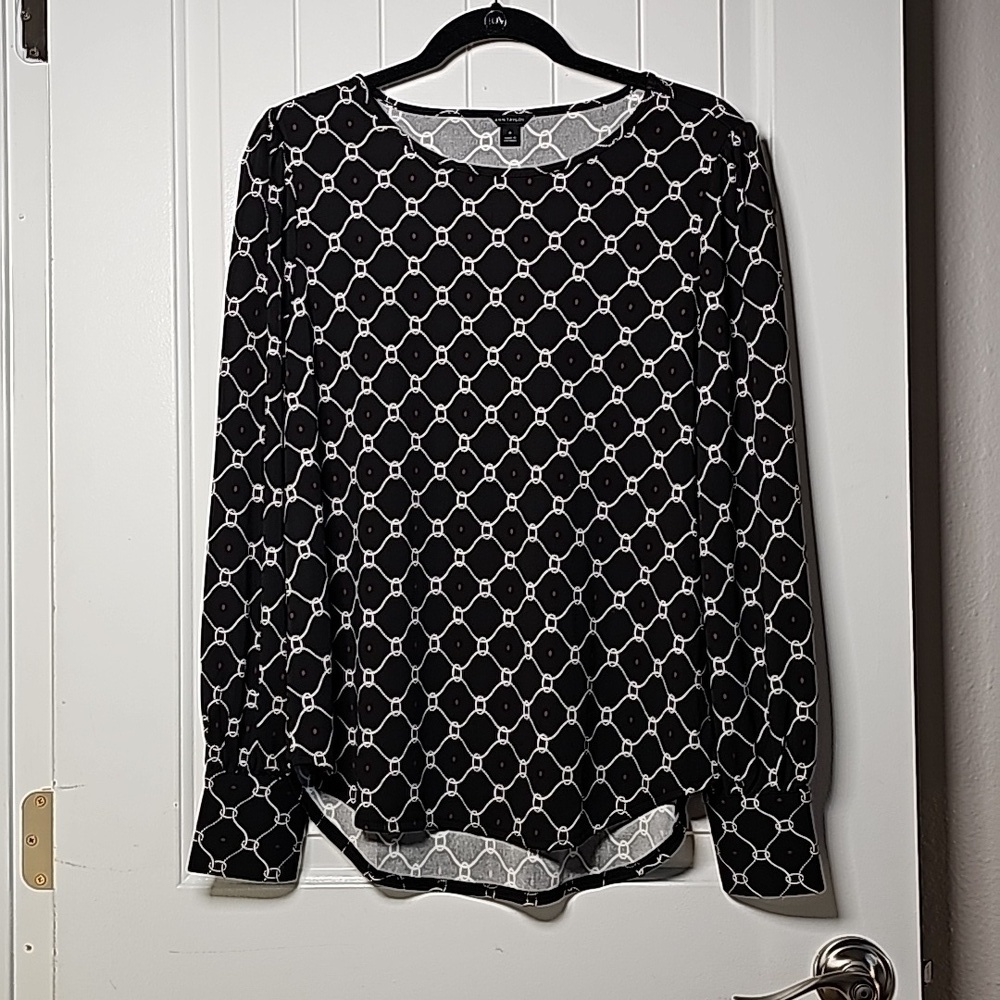 Ann Taylor M long sleeve black/white/red blouse